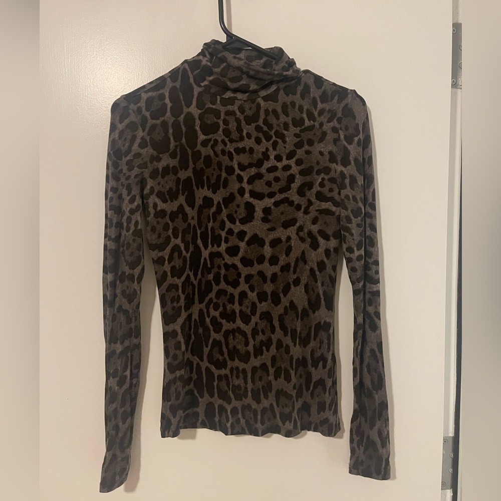 H&M Black and Gray Patterned Top